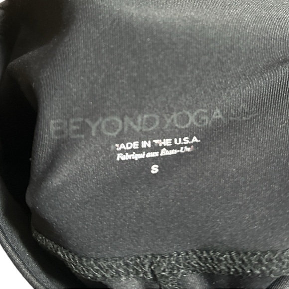 EUC - Beyond Yoga - Ride It High-Waisted Midi Leggings- size Small - Picture 8 of 8